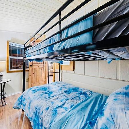 Cozy Cub Mountain Escape Villa แกตลิงเบิร์ก ภายนอก รูปภาพ